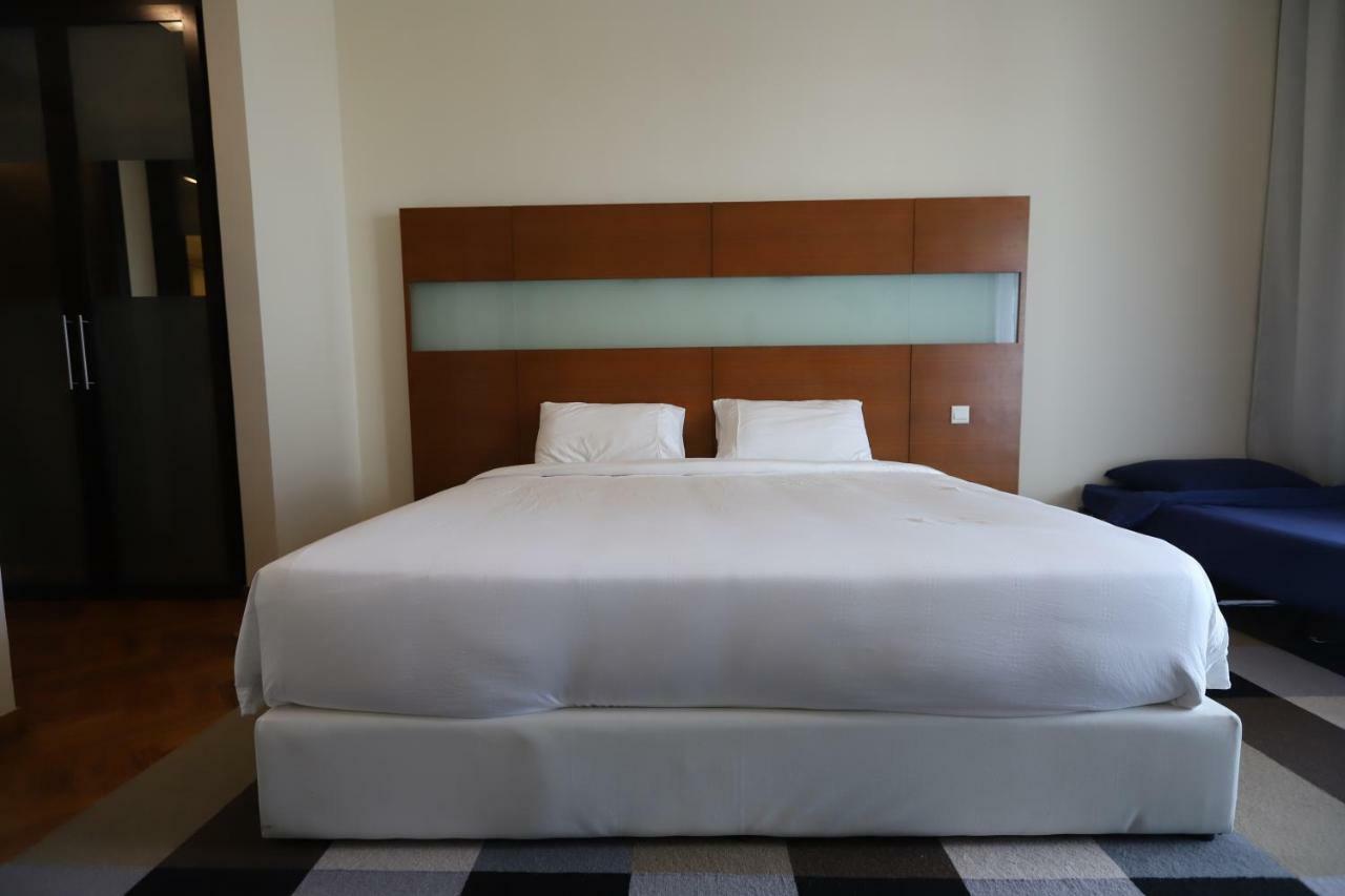 Apartamento The Straits Quay Marina By Messina Clive George Town Exterior foto