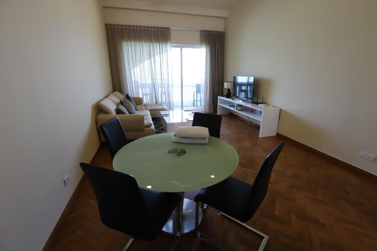 Apartamento The Straits Quay Marina By Messina Clive George Town Exterior foto